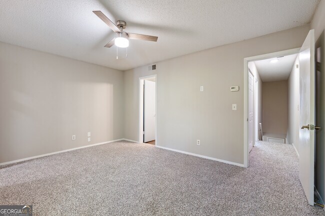 Building Photo - 580 Northridge Crossing Dr