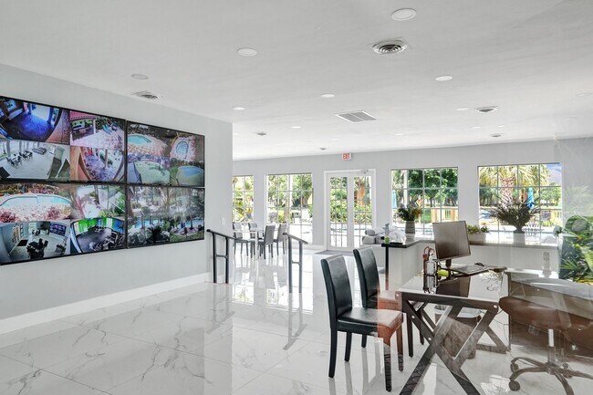 Building Photo - Updated 2 Bed, 2 Bath 1st Floor Condo with Garden Views in Lakes of Jacaranda, Plantation