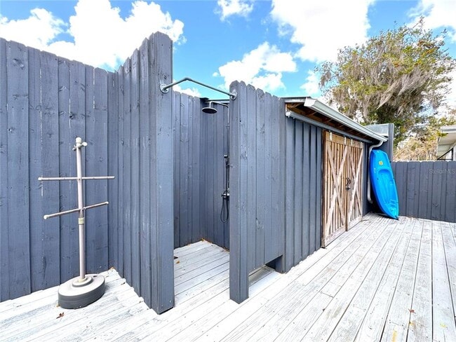 Building Photo - 222 NE 1st Ave