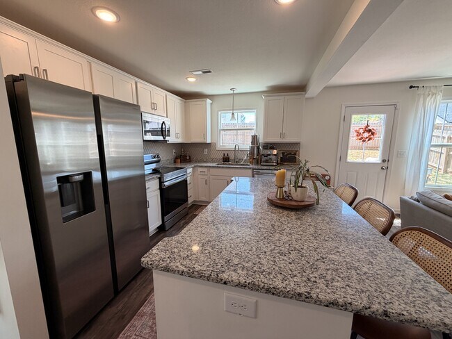 Building Photo - 136 Quarry Rdg Rd