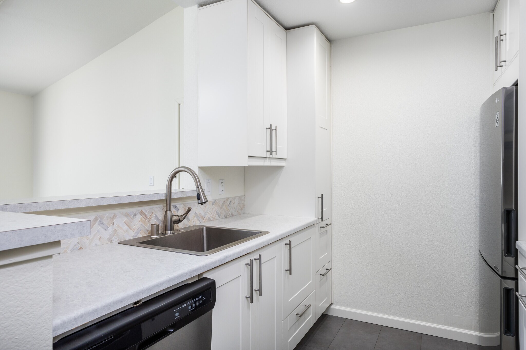 - Upgraded kitchen with modern appliances and finishes - Tile flooring - Plenty of kitchen storage - 140 Reflections Dr