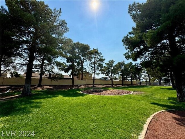 Building Photo - 3BEDROOM CONDO IN 89108