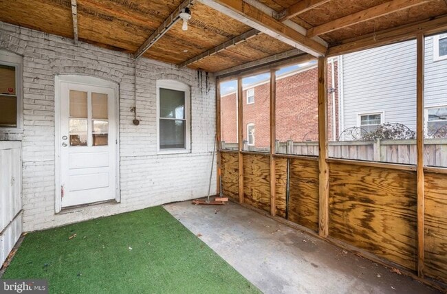 Building Photo - 1656 Yakona Rd