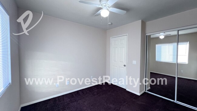 Building Photo - 4 Bed, 2.5 Bath Victorville Home!