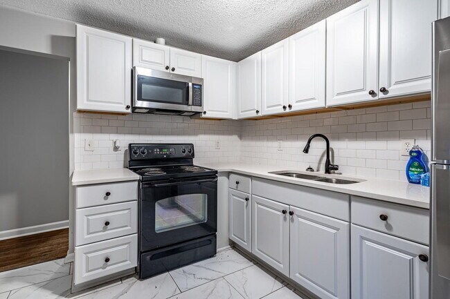 Building Photo - THE CORVAIR l Gorgeous Atlanta House, Close to Parks & Amenities