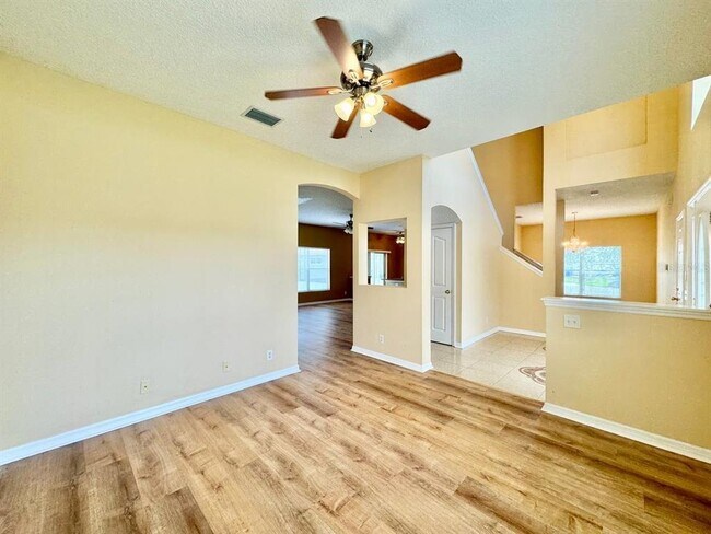 Building Photo - 884 Addison Dr NE