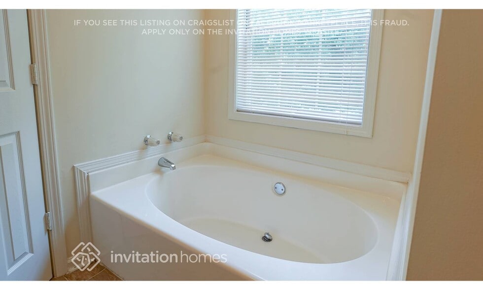 Building Photo - 221 River Birch Dr