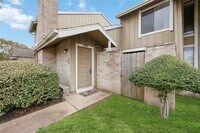 Building Photo - 12033 Bob White Dr