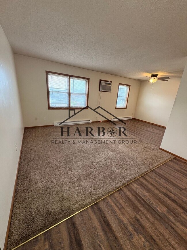 Building Photo - 2426 30th Ave NW