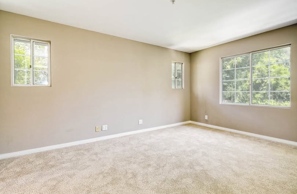 Building Photo - 412 Forest Ln