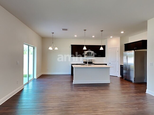 Building Photo - 914 Heavenly Dr