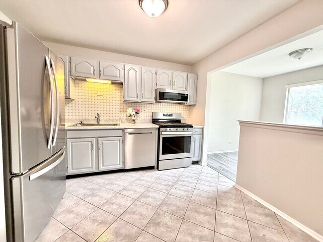 Building Photo - 601 Hanover Ct