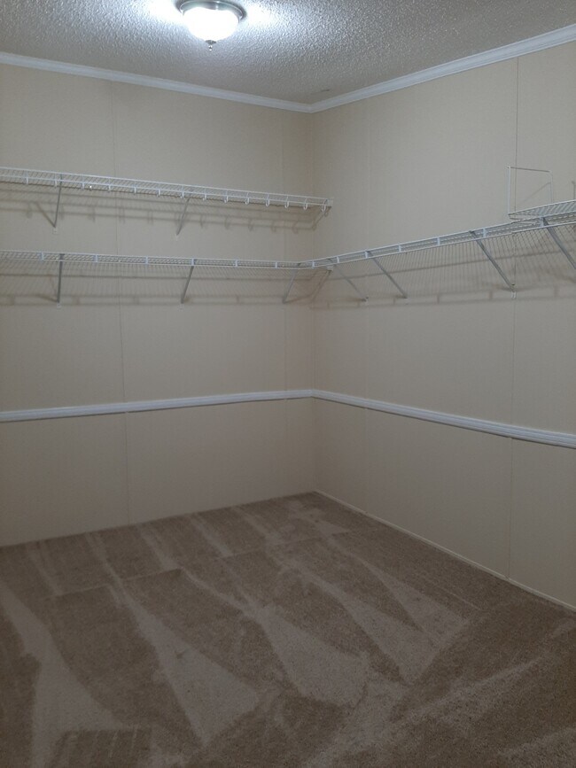 Building Photo - 5767 Deauville Cir