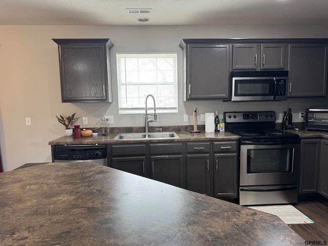 Building Photo - 5911 N 166th St