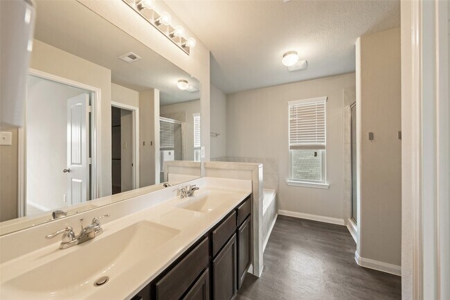 Building Photo - 3580 Cannon Dr