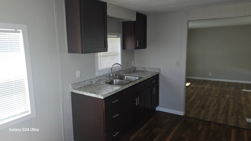 Building Photo - 906 FM247