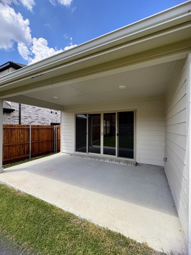 Building Photo - 509 Weller Rd