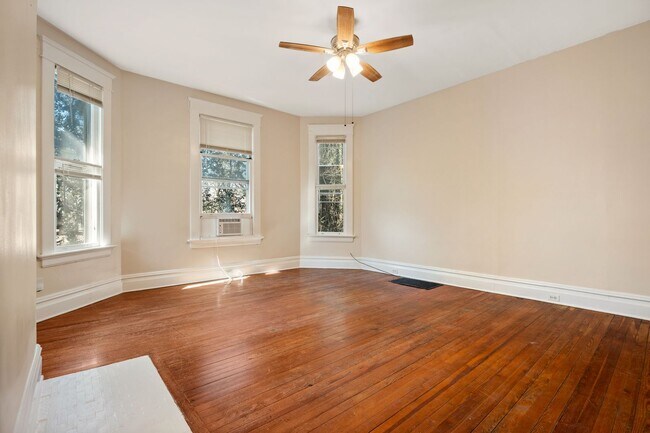 Building Photo - 1113 Camden Ave