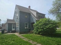 Building Photo - 308 S Willow St