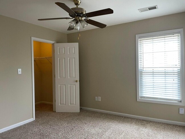 Building Photo - 2576 Moray Pl