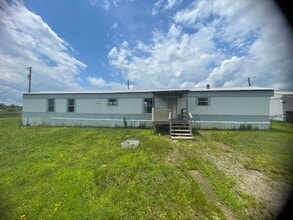 Building Photo - 3 BR 2 Bath 1,280 sq ft singlewide mobile ...