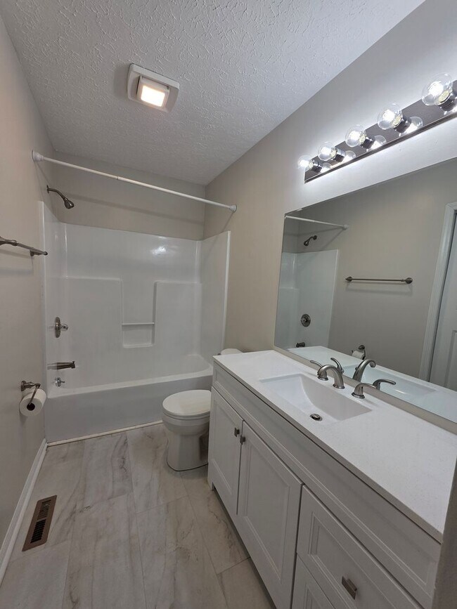 Building Photo - One Level 3bd/2ba home in Mt Juliet