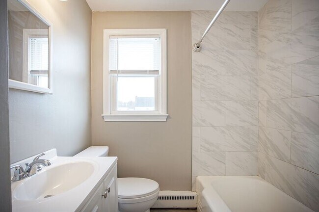 Building Photo - 27 Campbell Dr