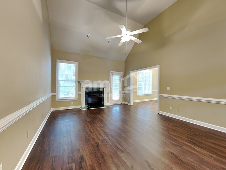 Building Photo - 1100 Secotan Pl