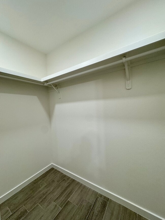 Building Photo - 1308 W Platinum Dr