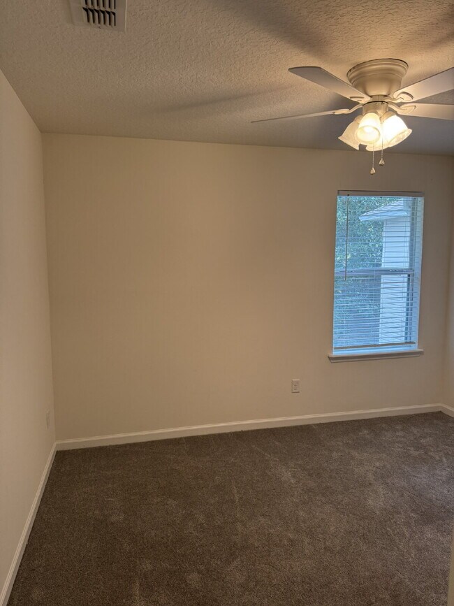 Building Photo - FOR RENT!!!!!-   2nd months rent is FREE!!!!