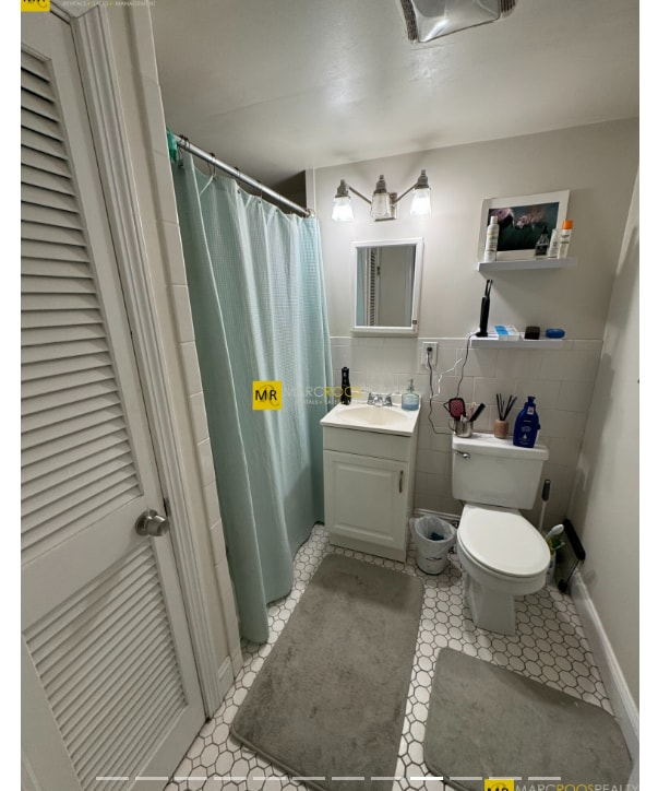 Building Photo - 465 Commonwealth Ave