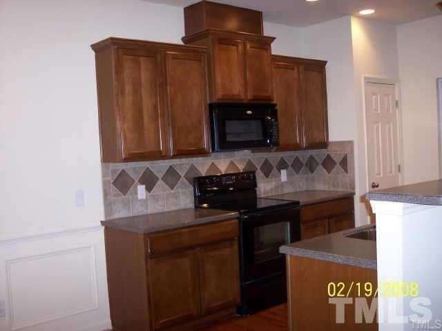Building Photo - 237 Linden Park Ln