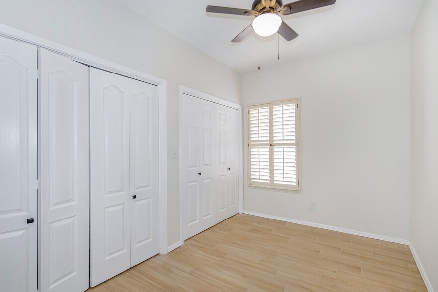 Building Photo - 6529 Jim de Groat Dr
