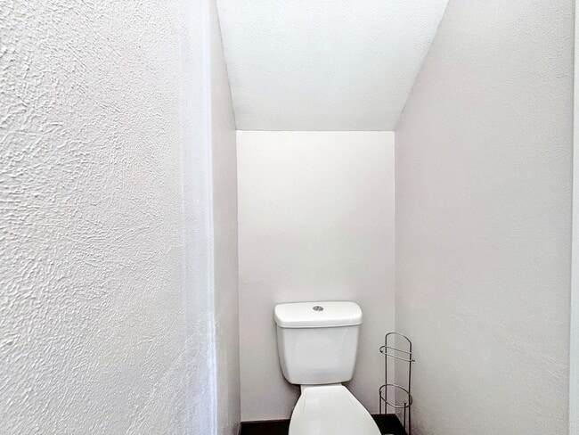 Building Photo - 8240 Lythrum Dr