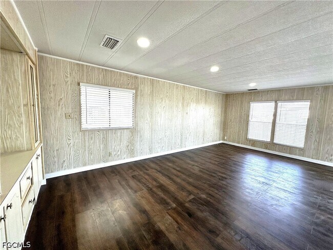 Building Photo - 16004 Tangelo Way