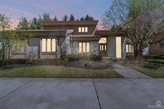 Building Photo - 6739 Arlington Dr