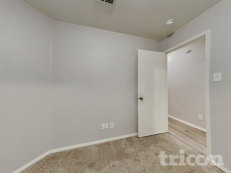 Building Photo - 12222 Autumn Cherry