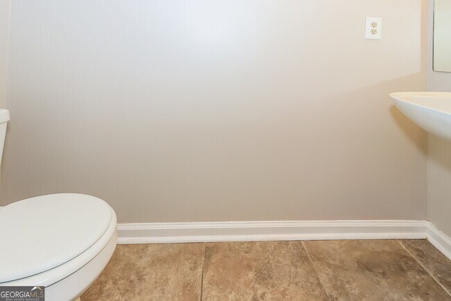 Building Photo - 843 Shoals Ct