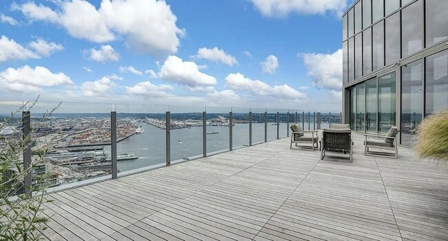 Building Photo - Newly Remodeled 1Bed/1 Bath Downtown Condo with Rooftop Deck & Luxury Amenities!
