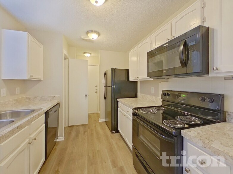 Building Photo - 5620 Oregon Trail Ct