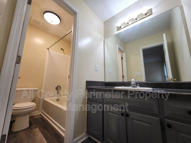Building Photo - 8078 Woodlake Dr