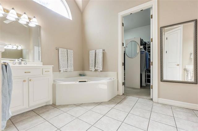 Building Photo - 1414 Monarch Way