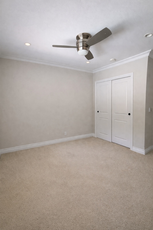 Building Photo - 19275 Cresthaven Ln