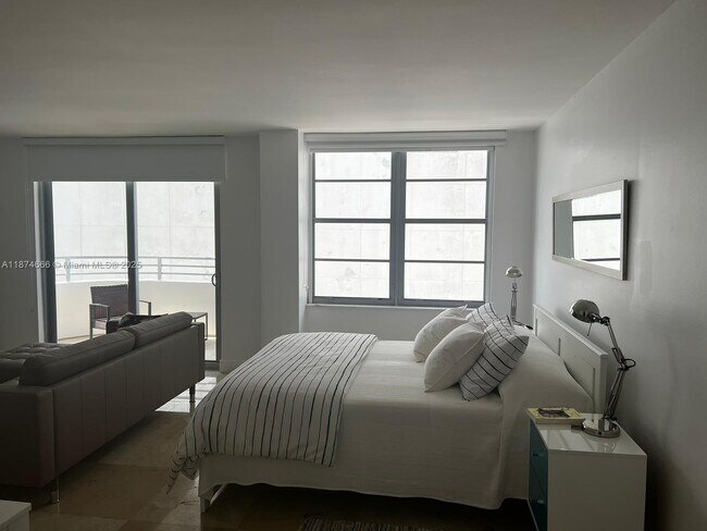 Building Photo - 5555 Collins Ave