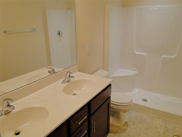 Building Photo - 62 Holly Berry Ln