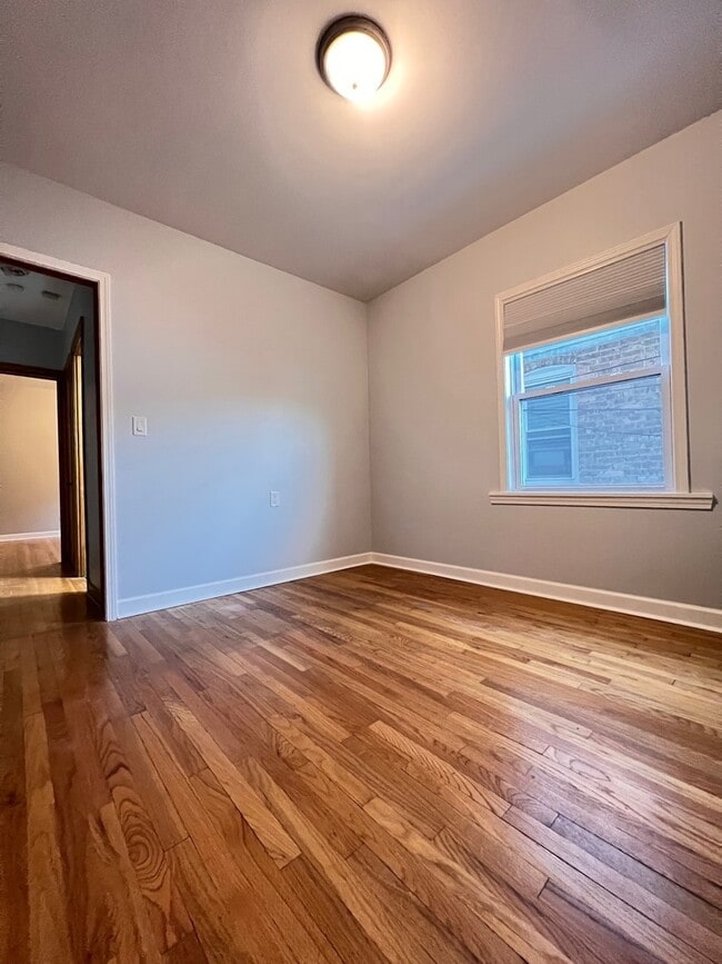 Building Photo - 1431 N Menard Ave