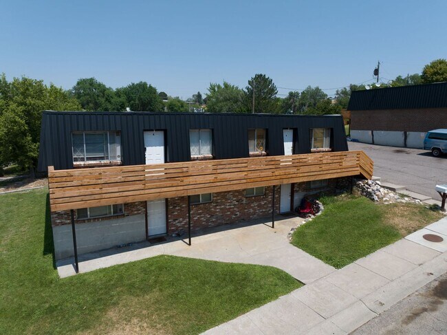 Building Photo - Poplar