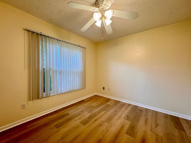 Building Photo - Charming 3 Bed/2 Bath Single Family Home in Winter Park!