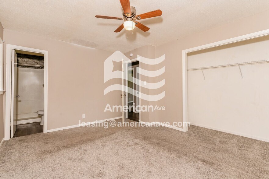 Building Photo - 2504 Cumberland Dr