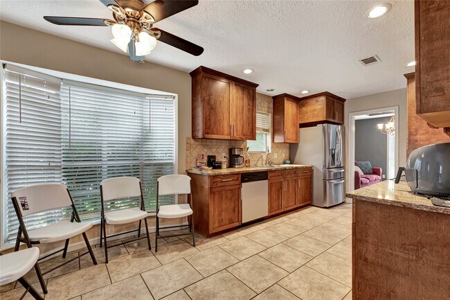 Building Photo - 11718 Scottsdale Dr